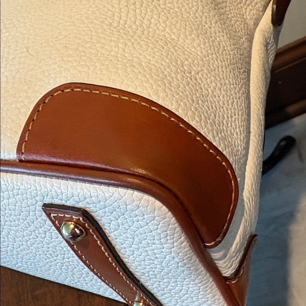 Dooney & Bourke Hobo Bag  Shoulder Bag  pebbled leather white/saddle brown trim